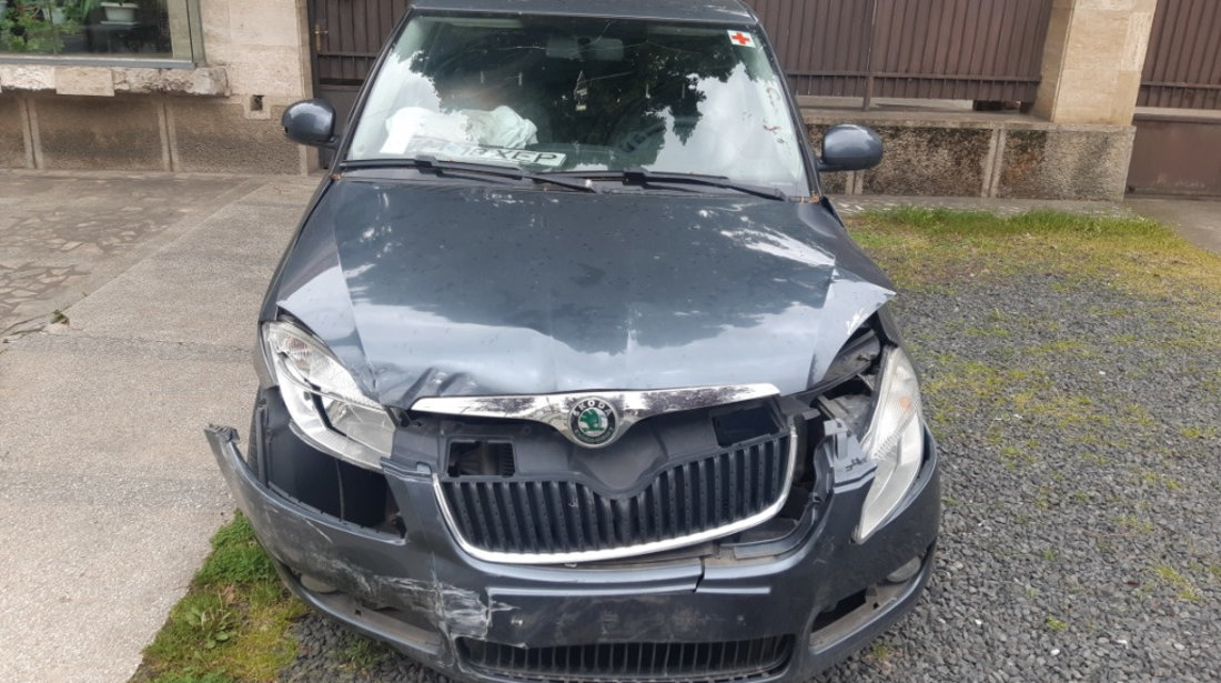 Dezmembrari Skoda Fabia II 1.2i 6v chf cod culoare 9153 din 2010 153.000 km