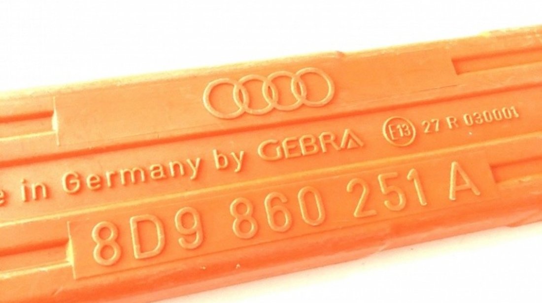 Dezmembrari Triunghi Reflectorizant Oe Audi A6 C4 1994-1997 8D9860251A