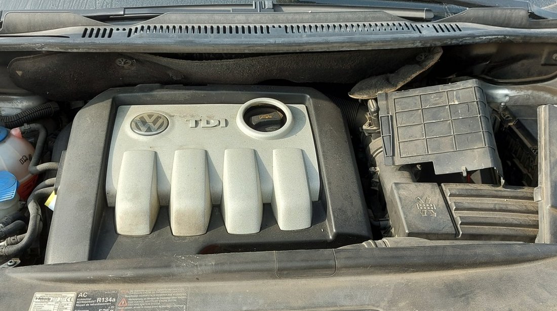 Dezmembrari Volkswagen Touran 2005 non-facelift 1.9 tdi