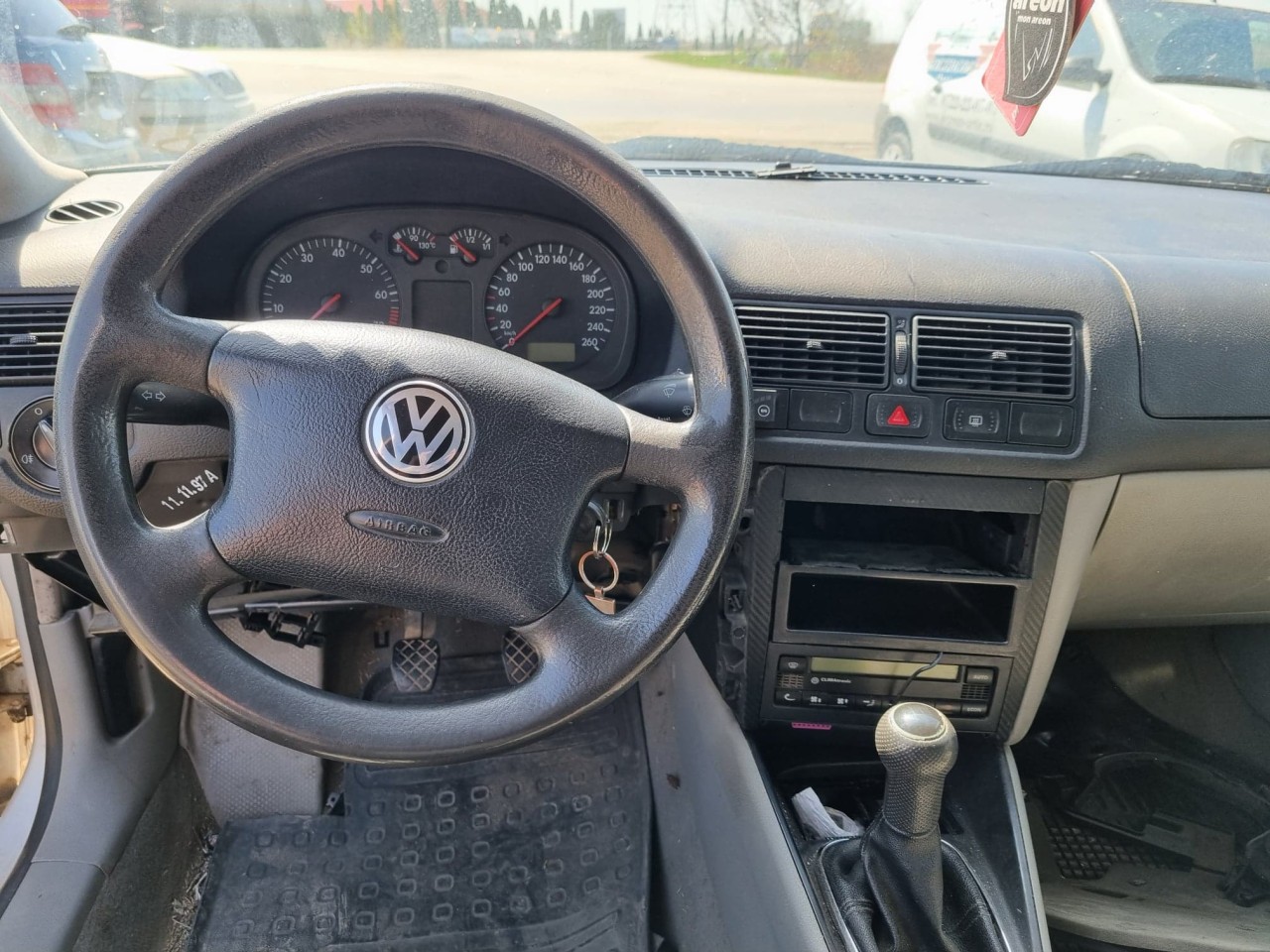 Dezmembrari VW Golf 4 1.6i SR 101 cai cod motor AKL cutie manuala