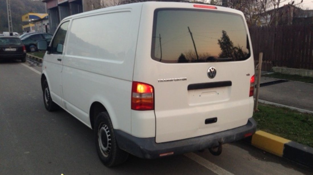 Dezmembrari VW Transporter T5 2 5 diesel an 2006 AXD AXE