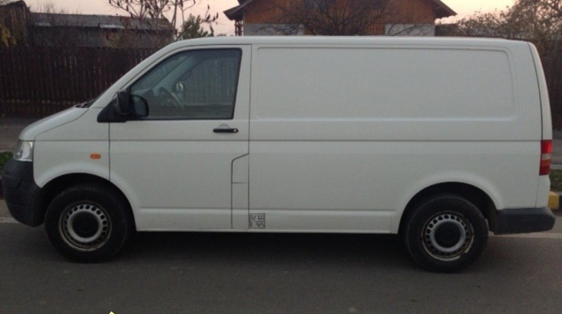 Dezmembrari VW Transporter T5 2 5 diesel an 2006 AXD AXE