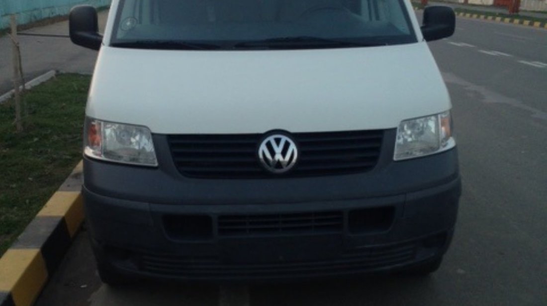 Dezmembrari VW Transporter T5 2 5 diesel an 2006 AXD AXE