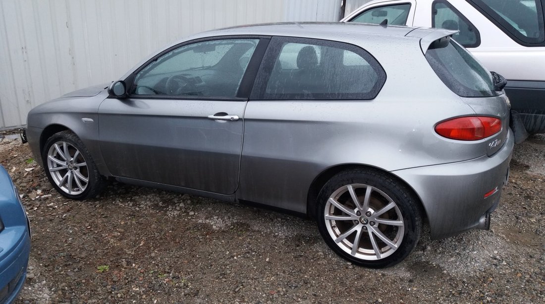 Dezmembrez Alfa Romeo 147, 1.6 benzina, an 2006