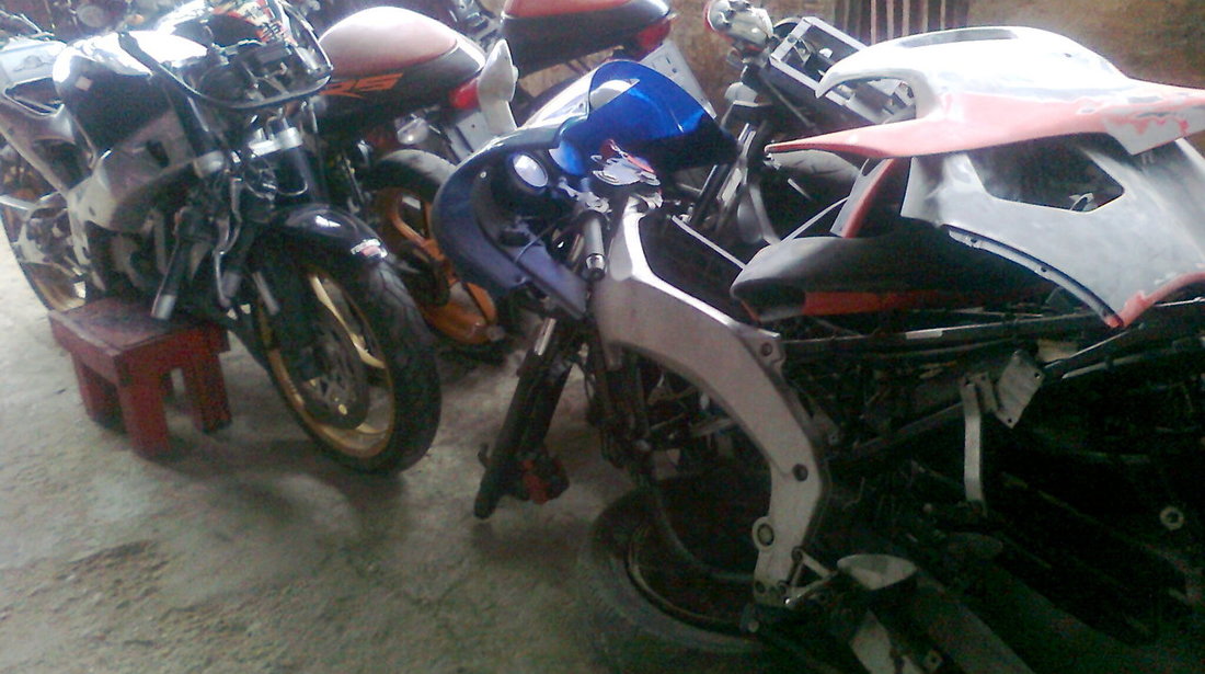 dezmembrez aprilia rs 125