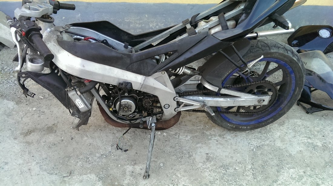 dezmembrez aprilia rs 125