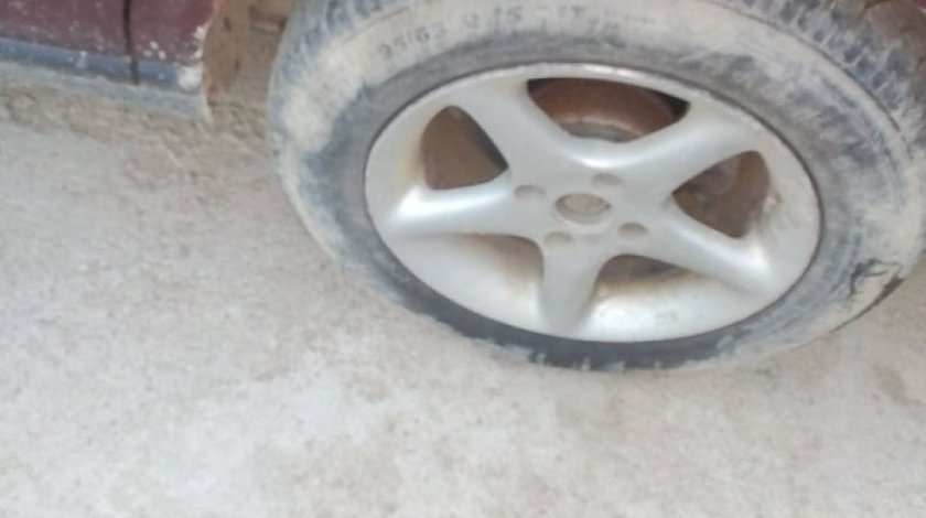 dezmembrez audi 80 B4