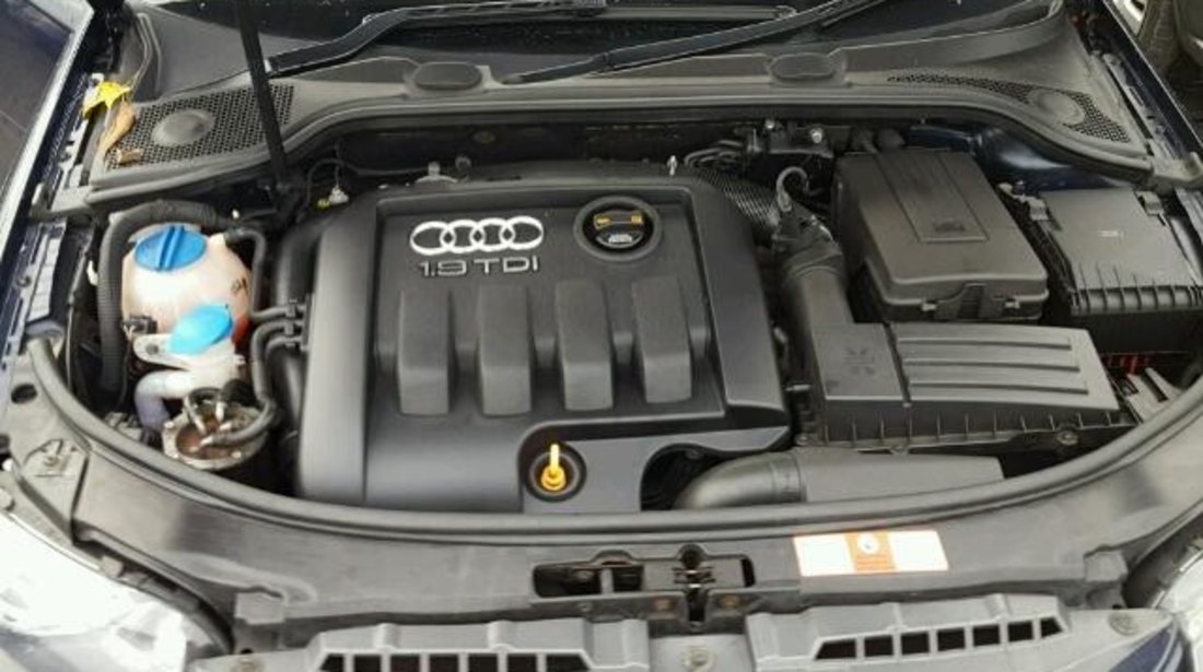 Dezmembrez Audi A3 8P, 1.9tdi