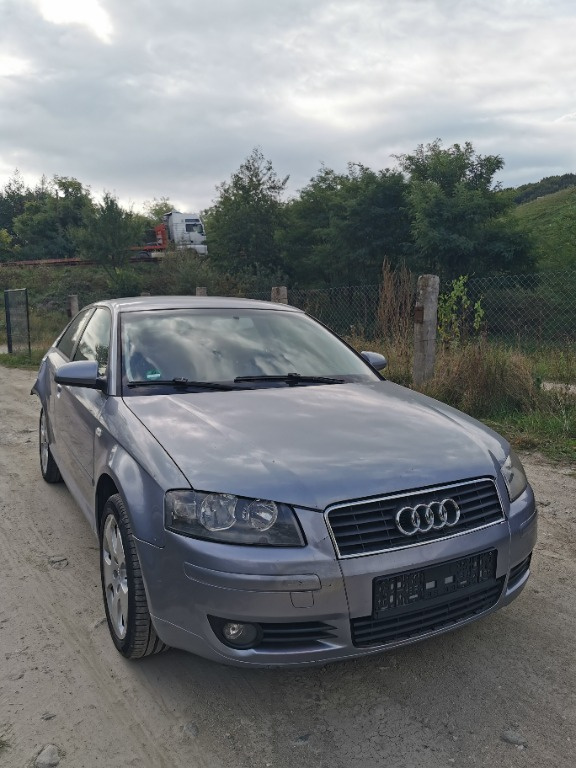 Dezmembrez Audi A3 8P 2005 1.9 Tdi BKC culoare LY7H