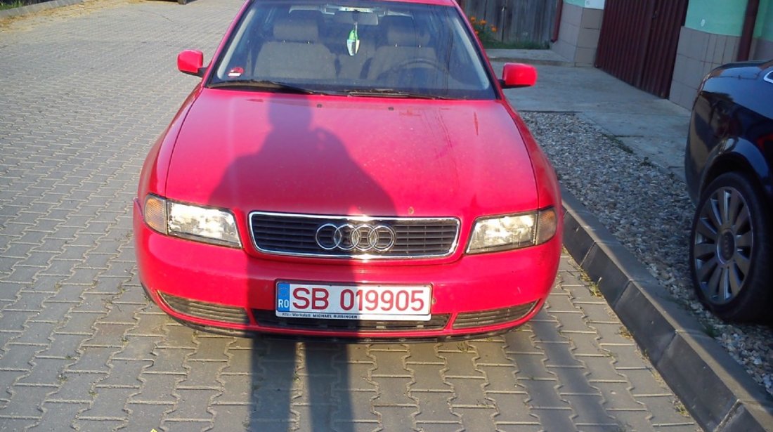 Dezmembrez audi a4 1 9tdi