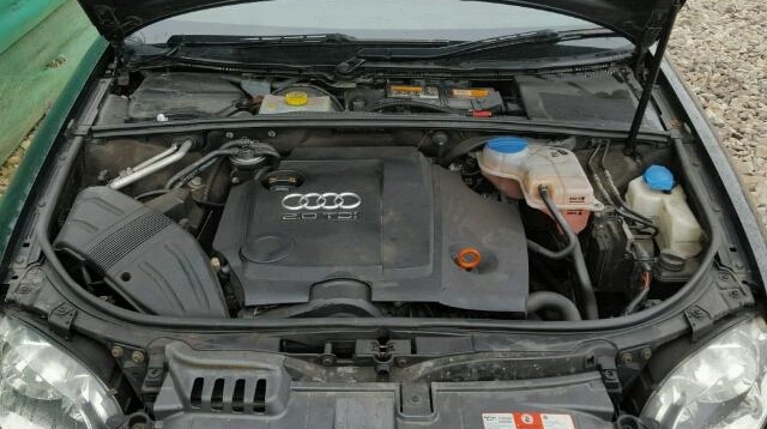 Dezmembrez Audi A4 2.0 TDI 2008 S LINE