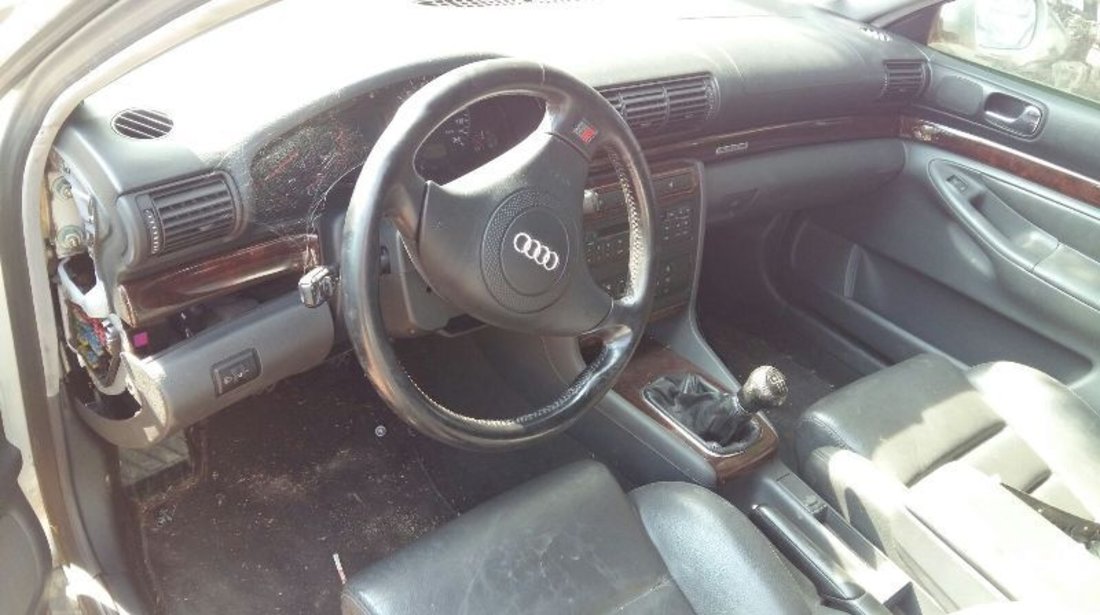 Dezmembrez Audi A4 2.5tdi Quattro