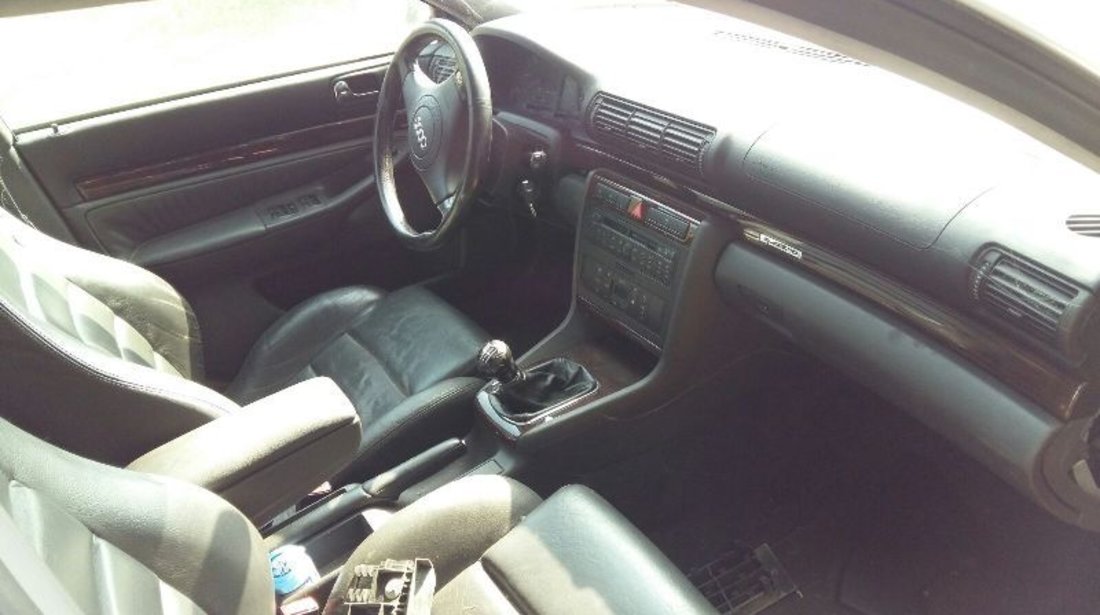Dezmembrez Audi A4 2.5tdi Quattro