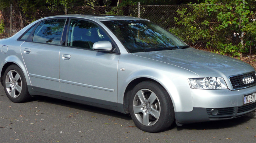 Dezmembrez Audi A4 3.0i quattro automat 2001