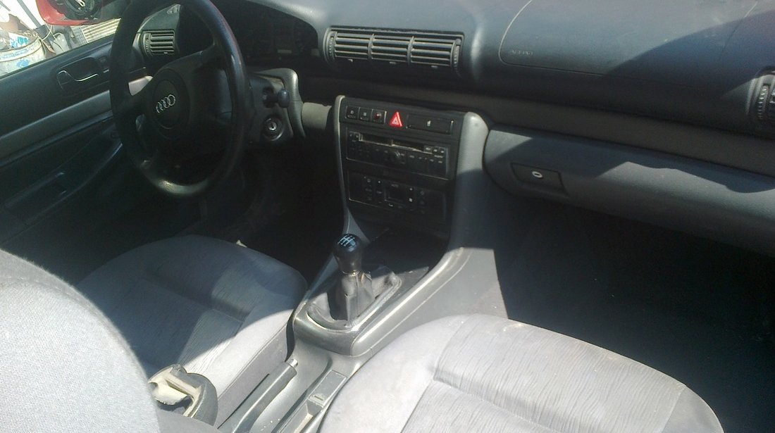 Dezmembrez Audi A4 B5 Facelift (B5.5 1999-2001) Volan Stanga