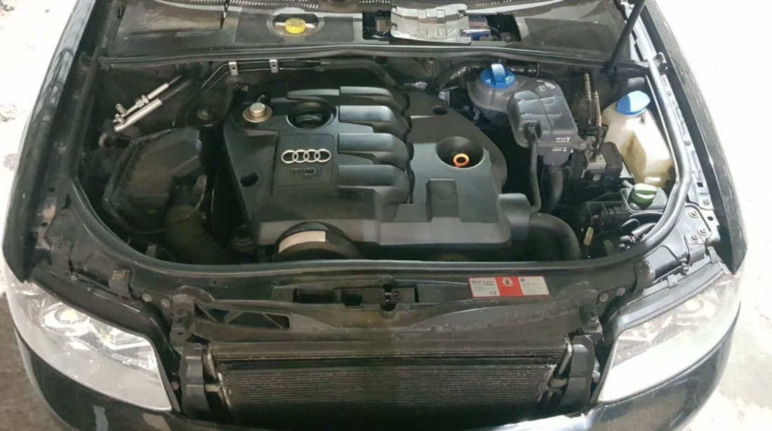 Dezmembrez Audi A4 B6 1.9 TDi 101 cai motor AVB din 2002