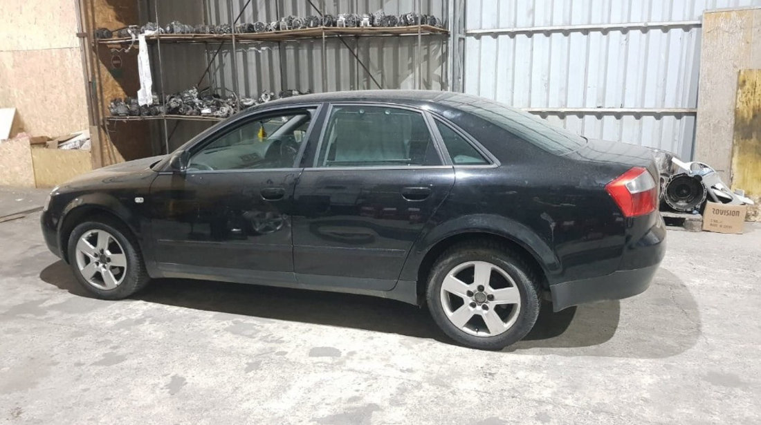 Dezmembrez Audi A4 B6 1.9 TDi 101 cai motor AVB din 2002