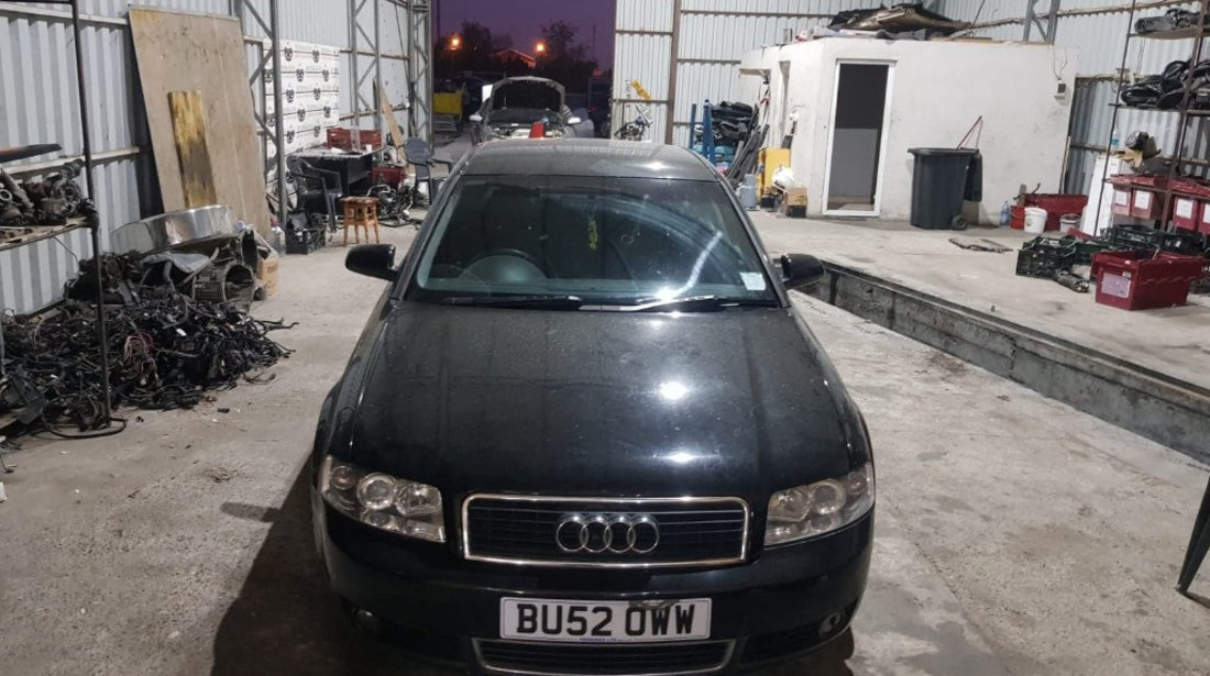 Dezmembrez Audi A4 B6 1.9 TDi 101 cai motor AVB din 2002