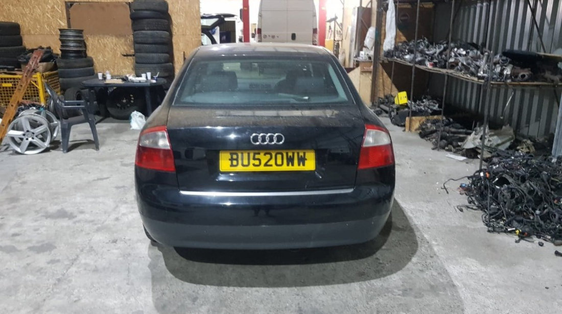 Dezmembrez Audi A4 B6 1.9 TDi 101 cai motor AVB din 2002