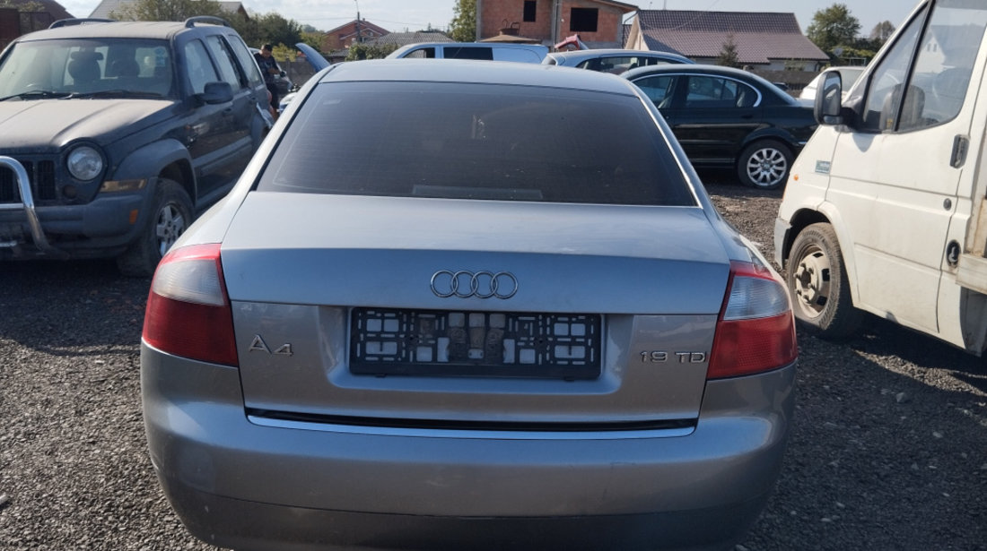 Dezmembrez Audi A4 B6 (8E) 2000 - 2004 1.9 TDI AWX ( CP: 130, KW: 96, CCM: 1896 ) Motorina