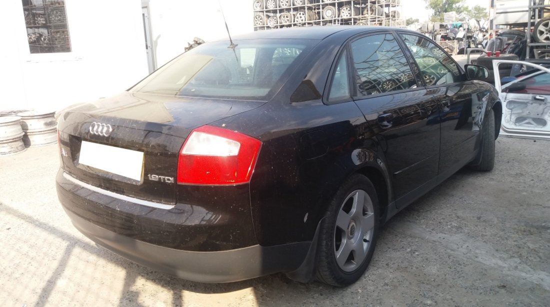 Dezmembrez Audi A4(B6), an fabr. 2002, 1.9D TDi PD, Sedan