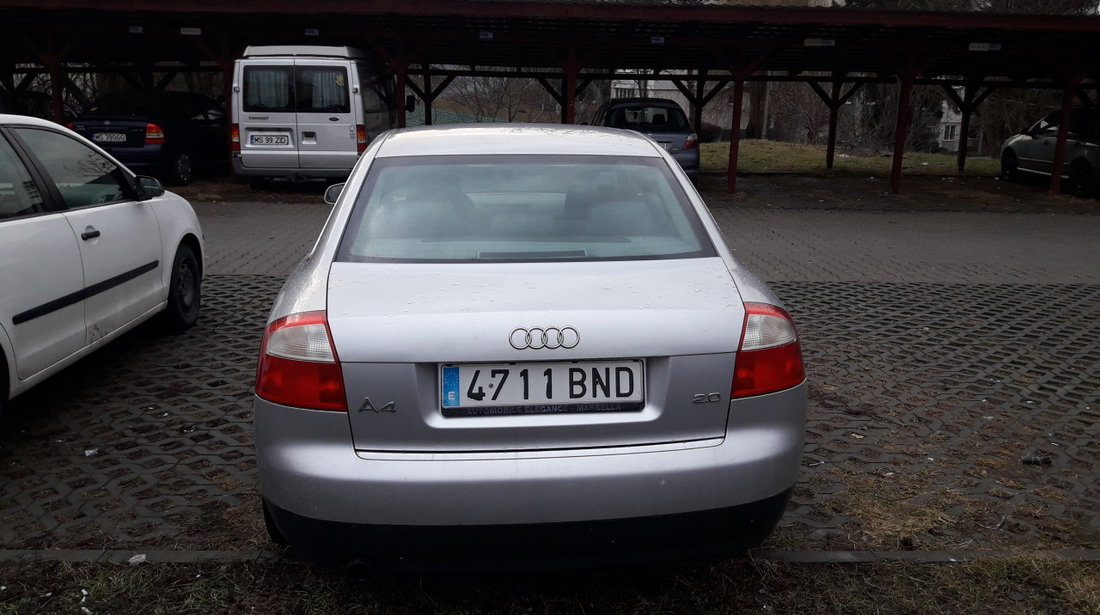 Dezmembrez AUDI A4 B6, berlina, motor 2.0(1984cmc) ALT, Benzina 130 CP, 2001,CVM 5 tr, Argintiu LY7W