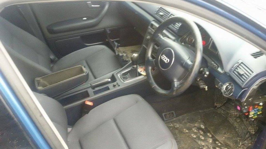 Dezmembrez Audi A4 B6 Combi 1 9 Tdi Avf Awx