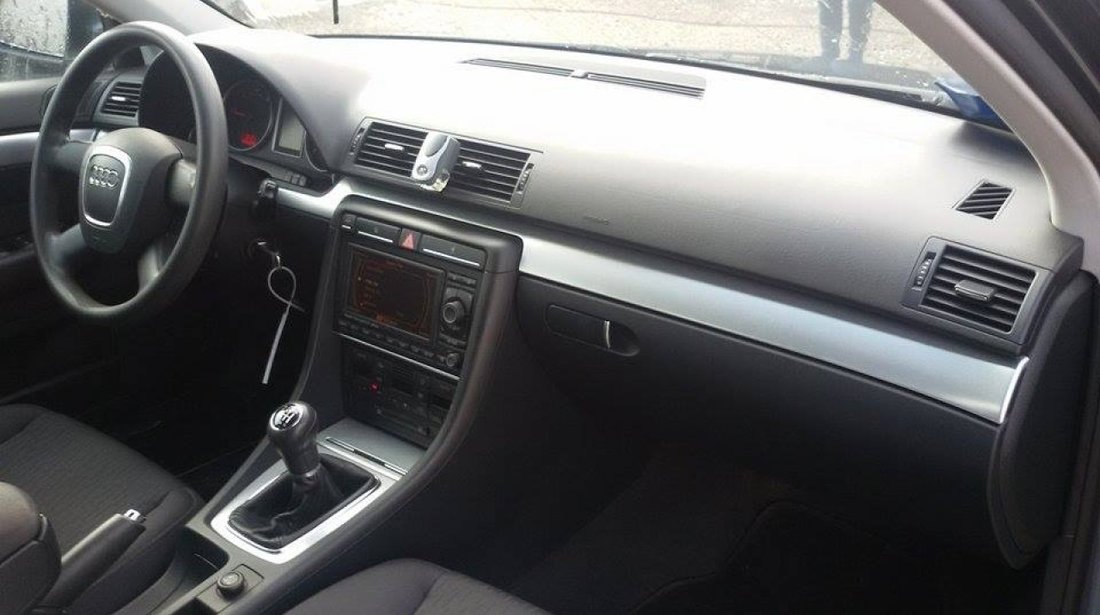 Dezmembrez Audi A4 b7 2.0 tdi 140 cp Bpw