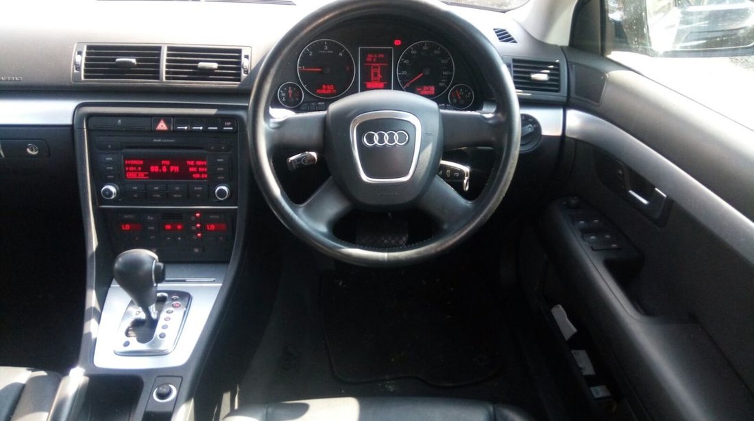 Dezmembrez Audi A4 B7 2.0TDI BRE 140CP cutie automata 7+1 an 2006