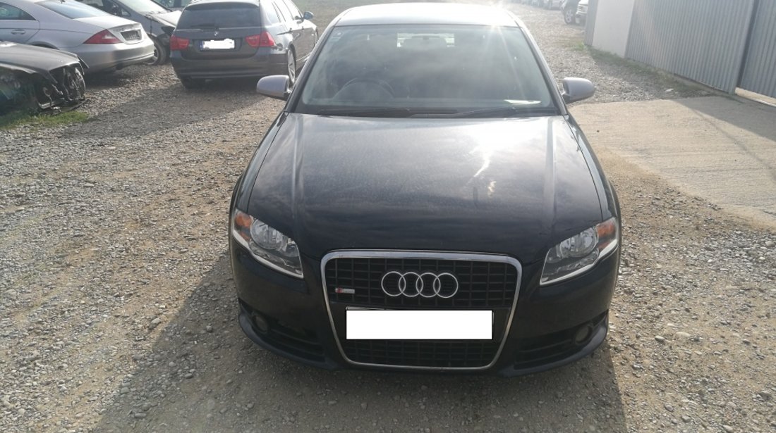 Dezmembrez Audi A4 B7 2006 BERLINA 2.0 S line