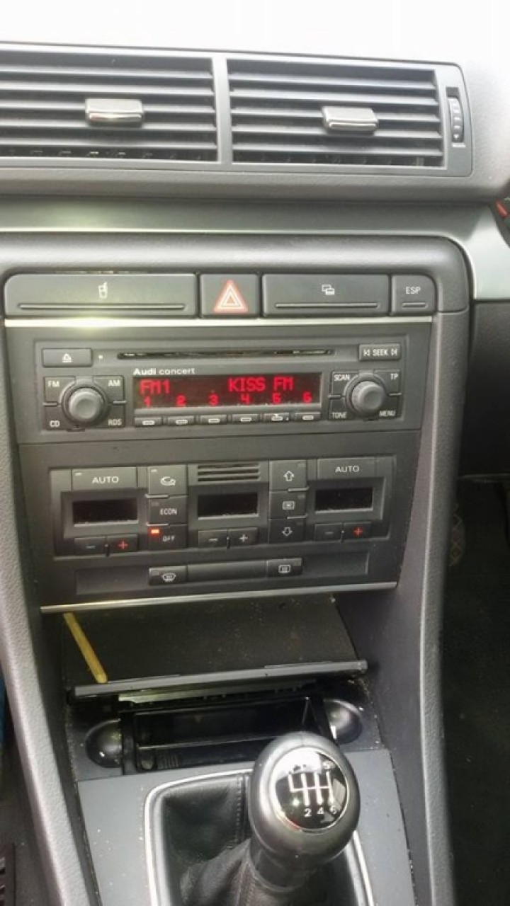 Dezmembrez audi a4 b7 combi 2.0 tdi blb bre 140 cai