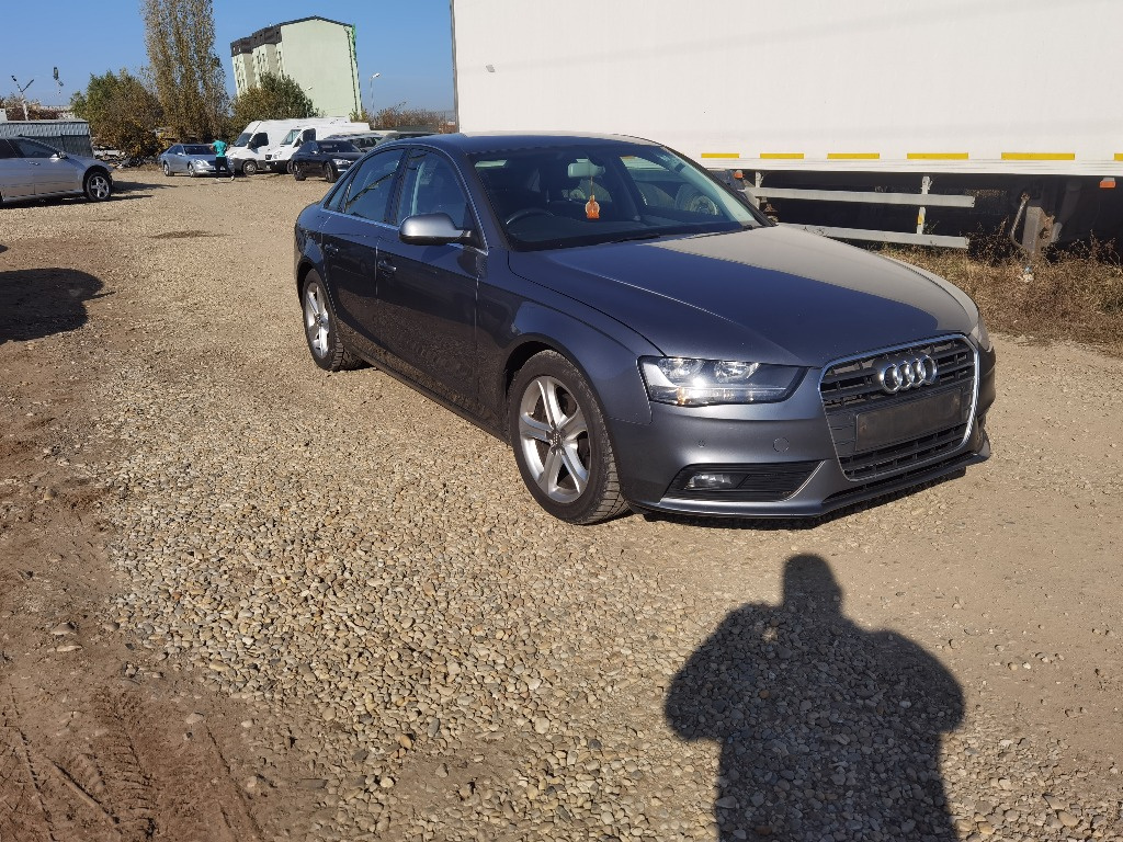 Dezmembrez Audi A4 B8 2.0TDI CAGA Manual