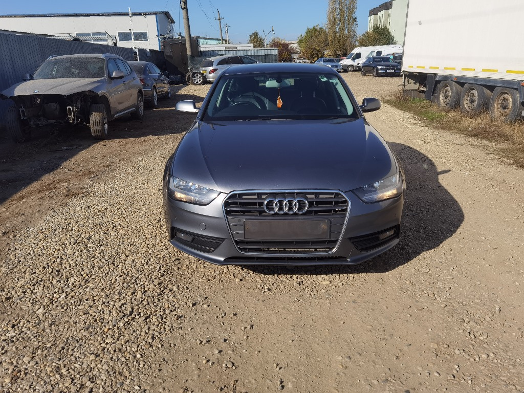 Dezmembrez Audi A4 B8 facelift an 2012 Motor 2.0 diesel CJC