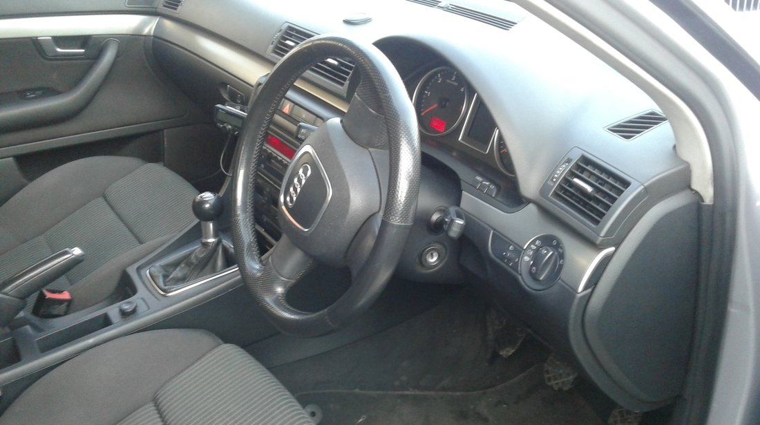 Dezmembrez Audi A4 Break, S-line, an 2006