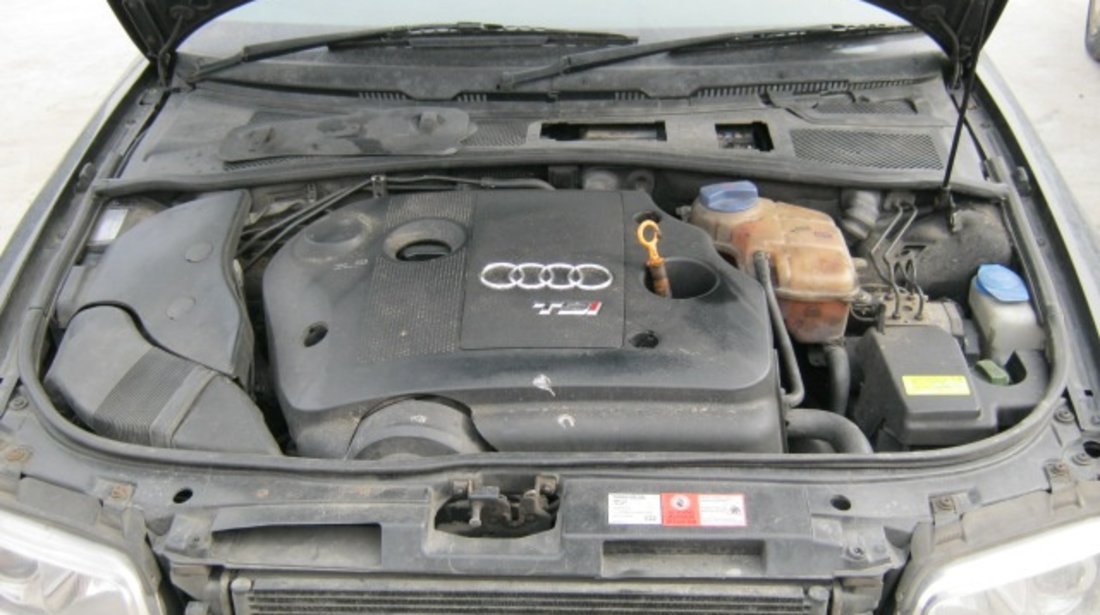 Dezmembrez Audi A4 din 2001, 1.9d