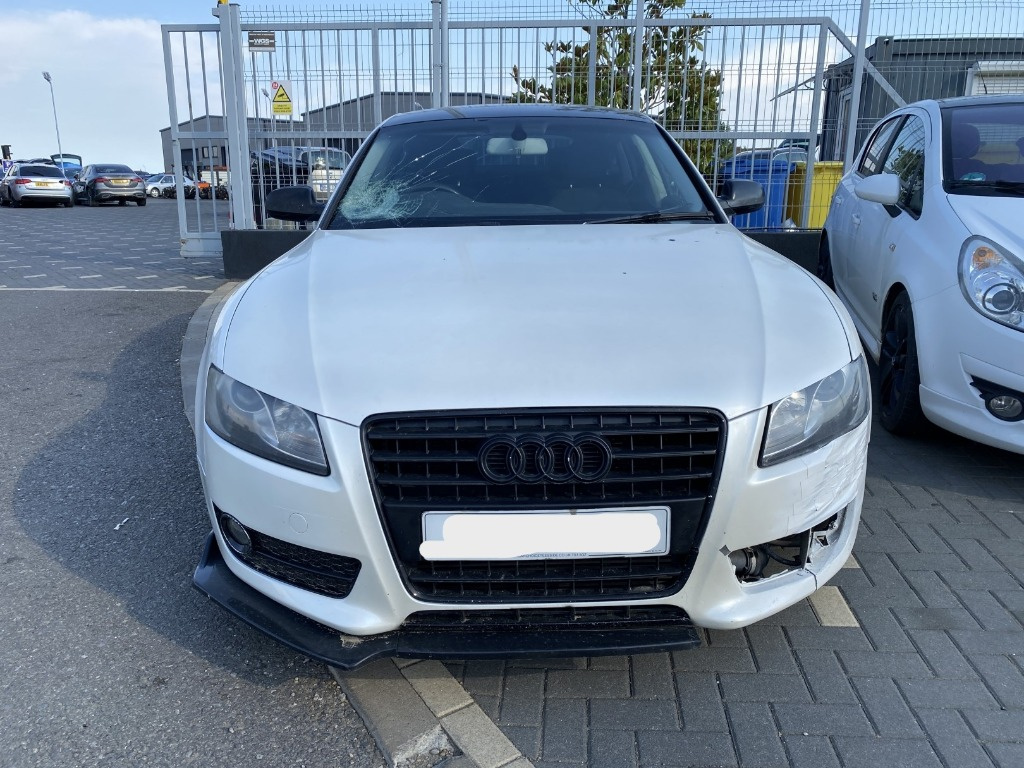 Dezmembrez Audi A5 Sportback (8TA) 2.0 TDI 2011, CAHA