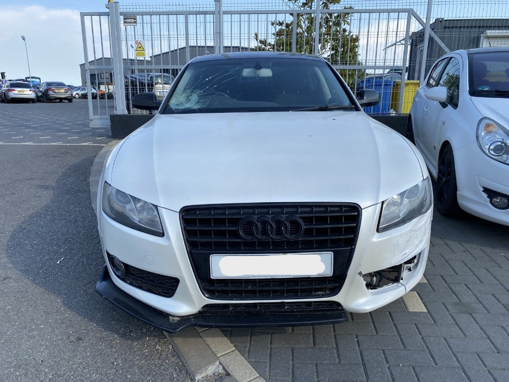Dezmembrez Audi A5 Sportback (8TA) 2.0 TDI 2011, CAHA