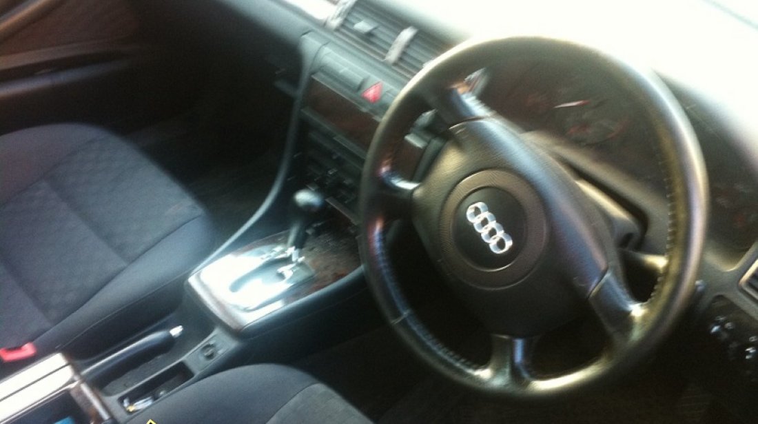 DEZMEMBREZ AUDI A6 2 4I AN 1999