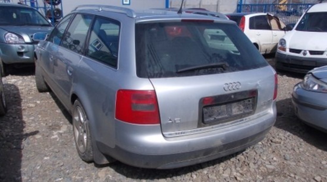 Dezmembrez Audi  A6  ,an 2001