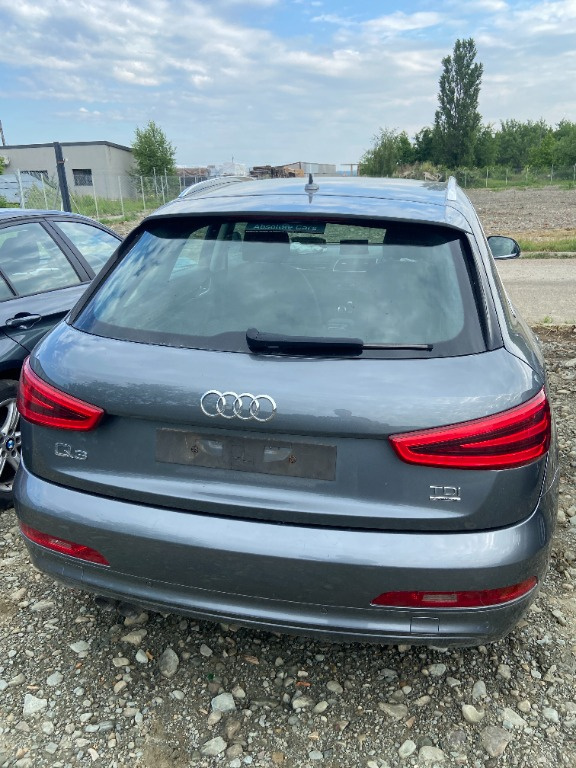 Dezmembrez Audi Q3