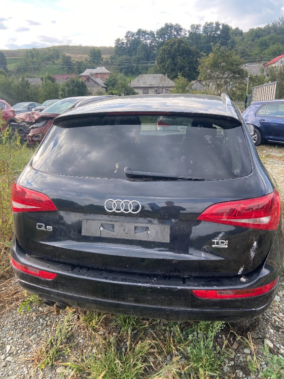 Dezmembrez Audi Q5