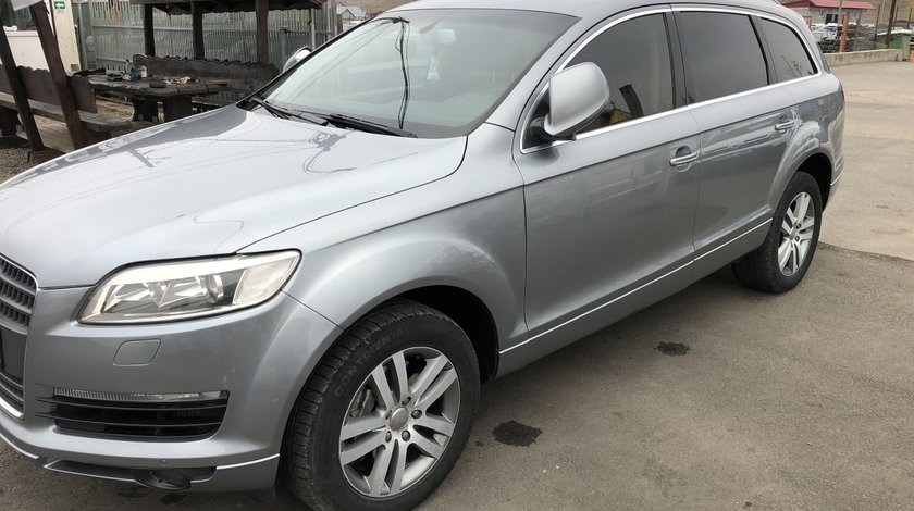 Dezmembrez Audi Q7 3,0 tdi BUG 2008