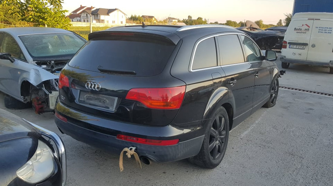 Dezmembrez audi q7 3.0 tdi bug 230.000 km din 2007 sistem audio bose panormanic