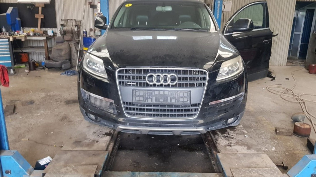 Dezmembrez Audi Q7 3.0 TDi motor BUG 233 cai cutie automata