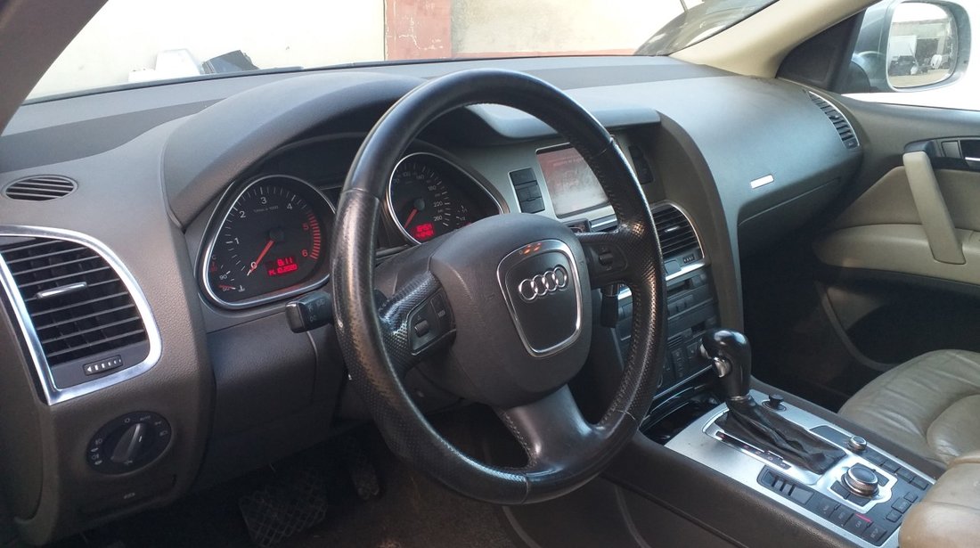 Dezmembrez Audi Q7 An 2006