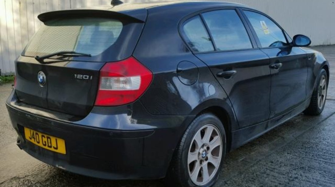 Dezmembrez Bmw 120i E81 2004