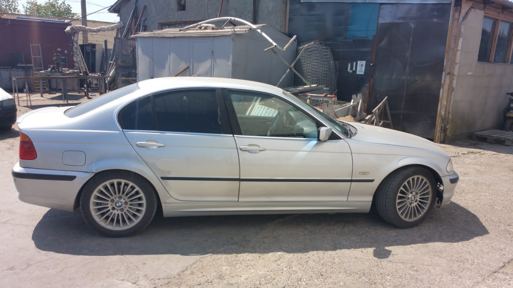Dezmembrez BMW 3 (E46) 1998 - 2007 330 d None( CP: None, KW: None, CCM: None ) Motorina