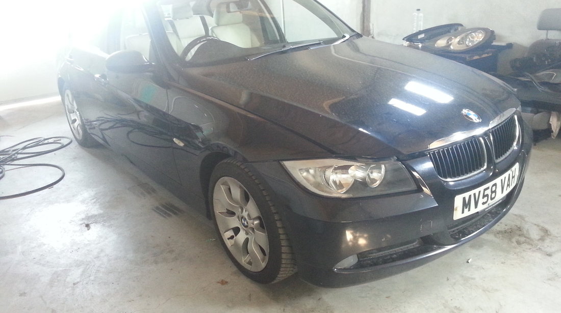 Dezmembrez BMW 3' E90 BMW 318i. Typ 2008 N43B20A