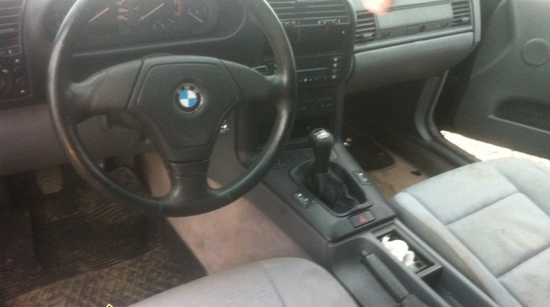 DEZMEMBREZ BMW 316I COUPE AN 1997