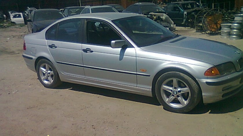 Dezmembrez BMW 316i E46